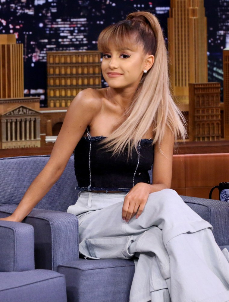 Ariana Grande's Platinum-Blond Hair Color: See Photos