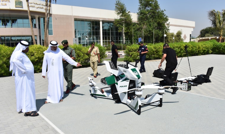 The Hoversurf is presented in Dubai.