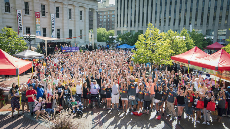 Image: Families of Addicts rally in Dayton, Ohio