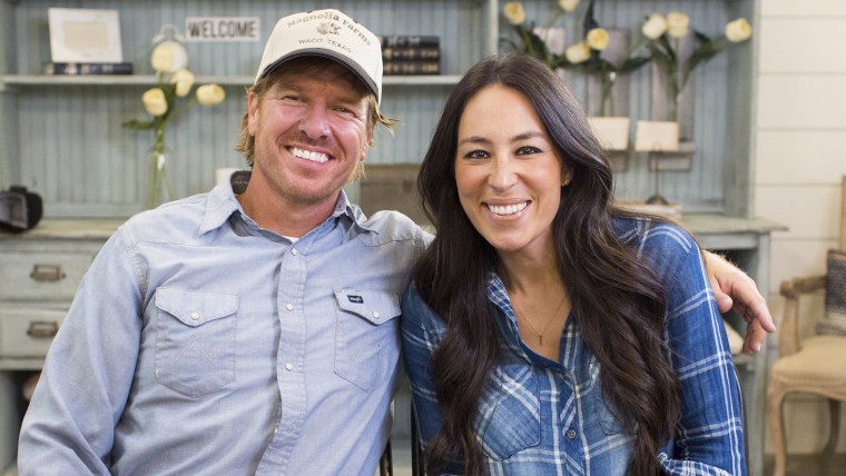 Chip and Joanna Gaines at the Magnolia Bakery