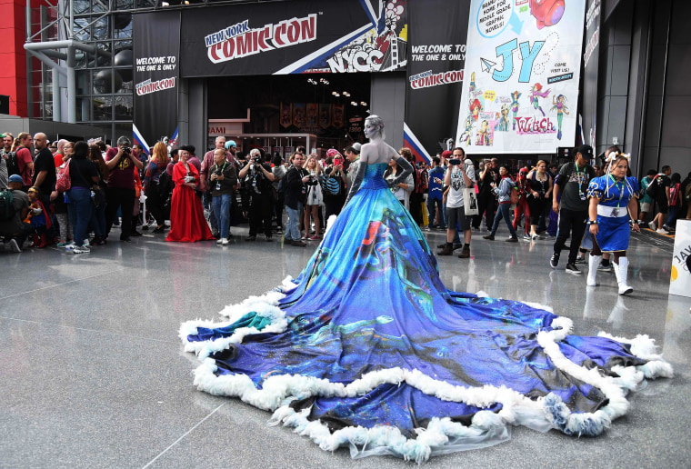 Image: A woman poses at New York Comic Con