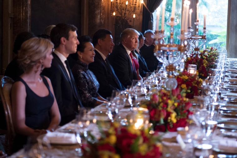 Image: Trump hosts Chinese President Xi Jinping at a dinner at the Mar-a-Lago