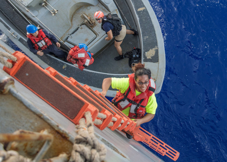 Image: US-MILITARY-RESCUE-USS ASHLAND