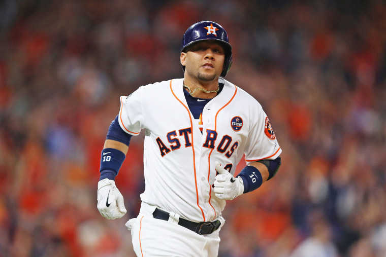 Spotted: Houston Astros' Yuli Gurriel stops for photo at Walmart