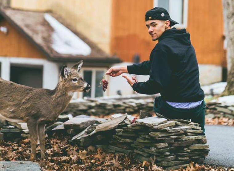 Kelvin Pena is a Puerto Rican and Dominican college student who started the Everybody Eats Foundation, a non-profit that is currently working to feed hungry families over the holidays.