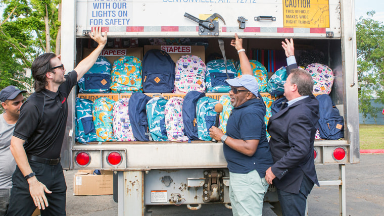 It's been nearly two months since Hurricane Maria slammed Puerto Rico ... leaving a wake of devastation still being felt today.   Al Roker is in Puerto Rico this morning, day 2 of Lend a Hand