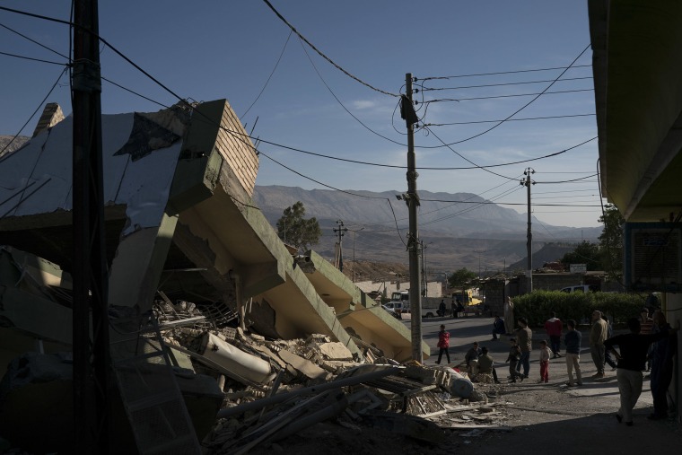 Image: Earthquake Strikes Iran