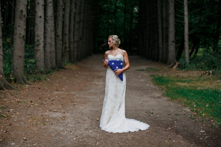 Bride does wedding photoshoot a week after husband-to-be was killed