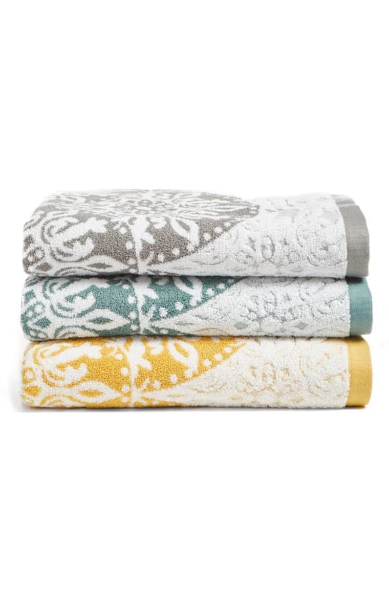 Nordstrom at Home Fan Ombre Jacquard Bath Towel