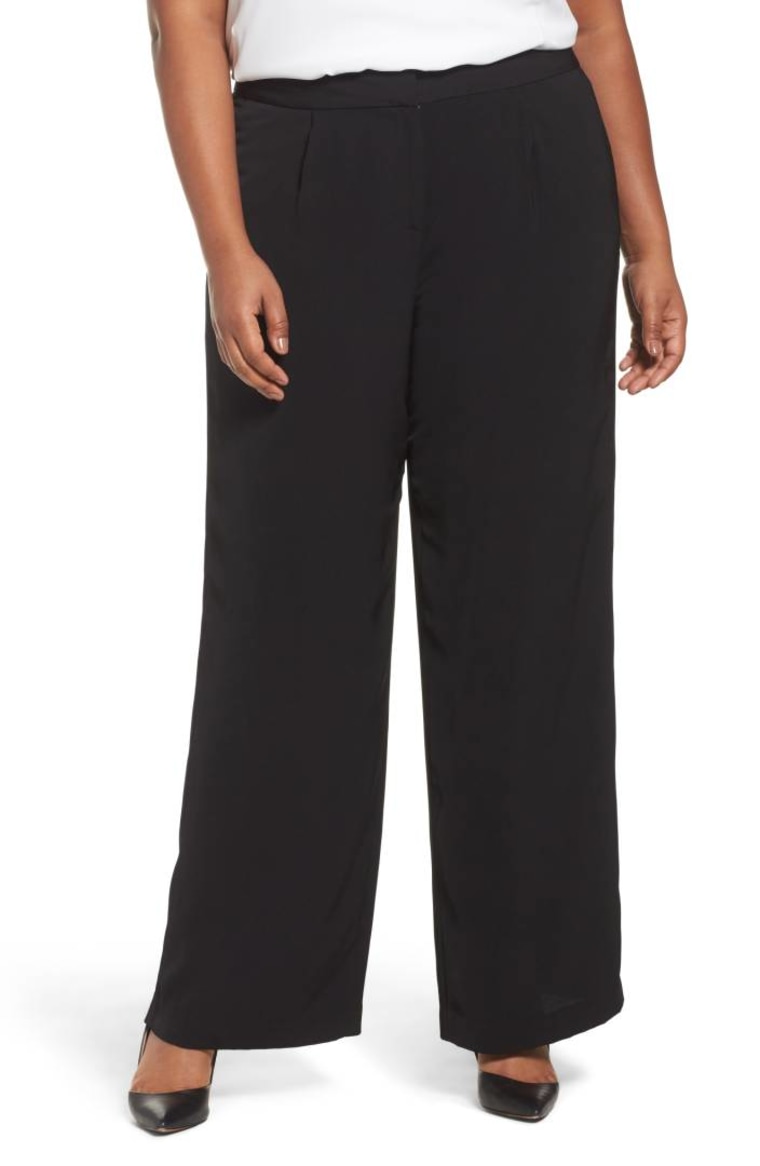 Wide legged plus size pants in black