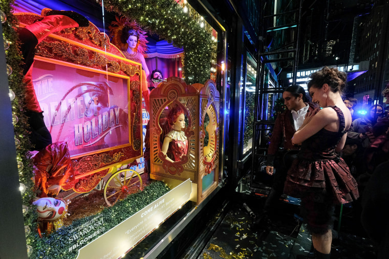 Image: 2017 Bloomingdale's Holiday Windows Unveiling