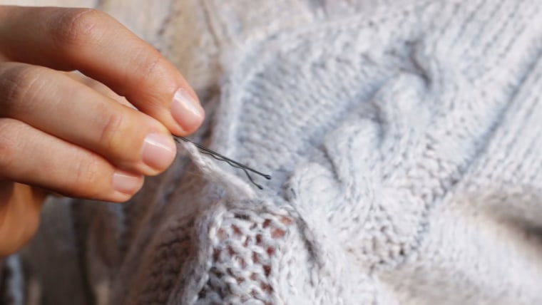 It's like knitting, but with a bobby pin!