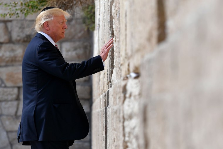 Image: DOnald Trump at Western Wall