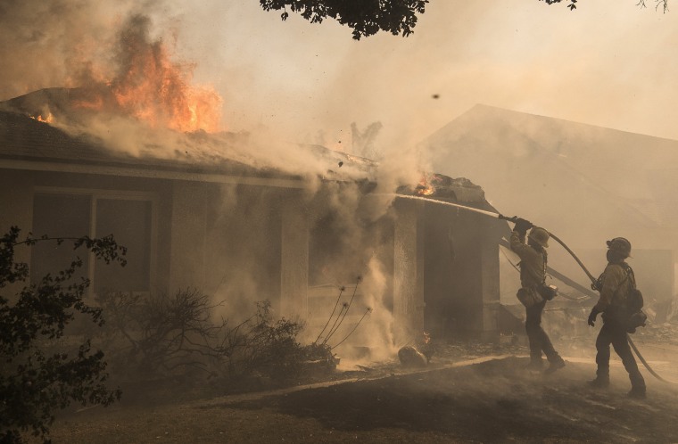 Image: Thomas fire burns in Ventura County California