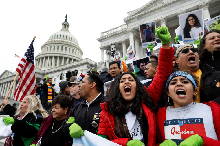 Image: Supporters of the Dreamers Act rally in Washington