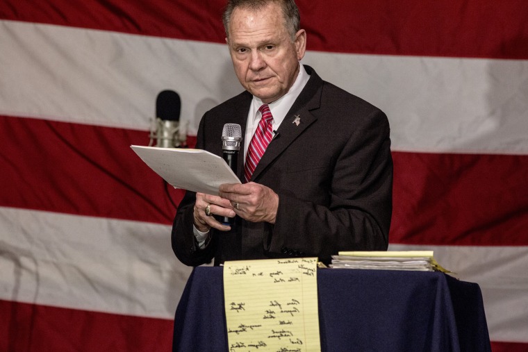 Image: Roy Moore speaks at a campaign rally
