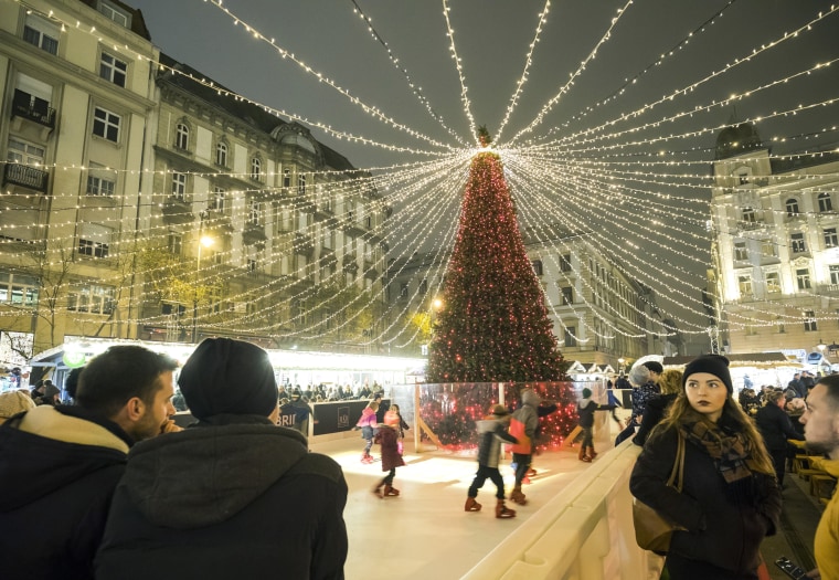 Image: Christmas market at Szent Istvan square in Budapest