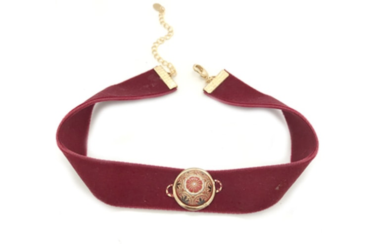 Sexy Sparkles Velvet Wine Red Luck Horseshoe Choker Necklace