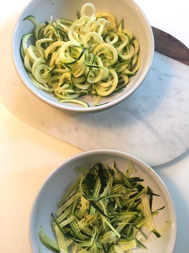 Commercial Chef Vegetable Spiralizer Zucchini Zoodle Noodles Maker Set with Four Blades