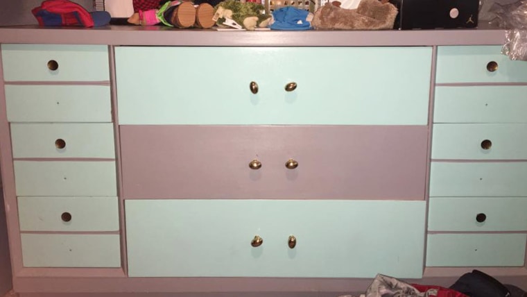 Reddit user's dresser sparks color debate