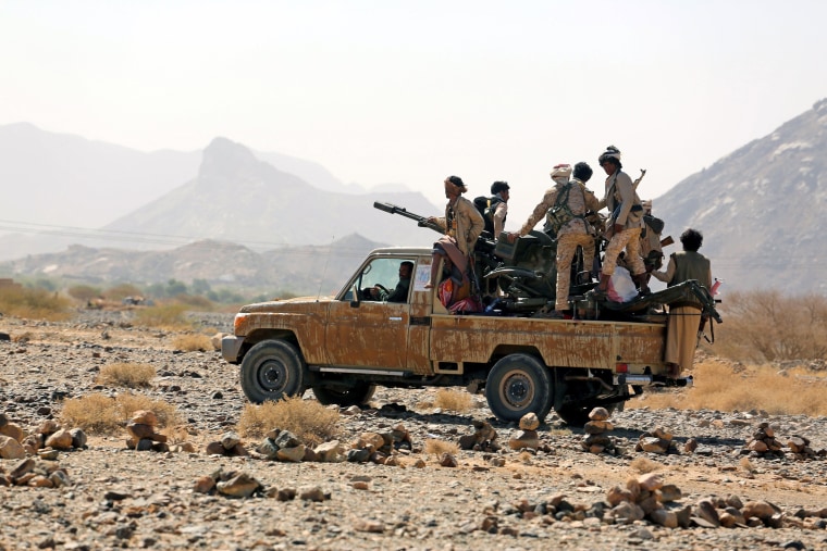 Image: Pro-Yemeni government fighters control over eastern Bayhan district