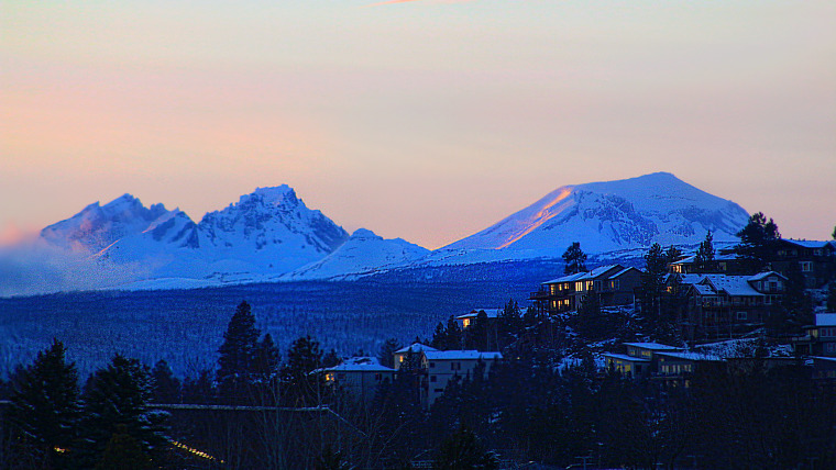 The Three Siisters over Bend