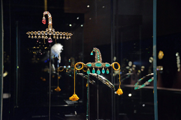 Image: Jewels from the exhibit, \"Treasures of the Mughals and the Maharajas\" on display at the Doge's Palace