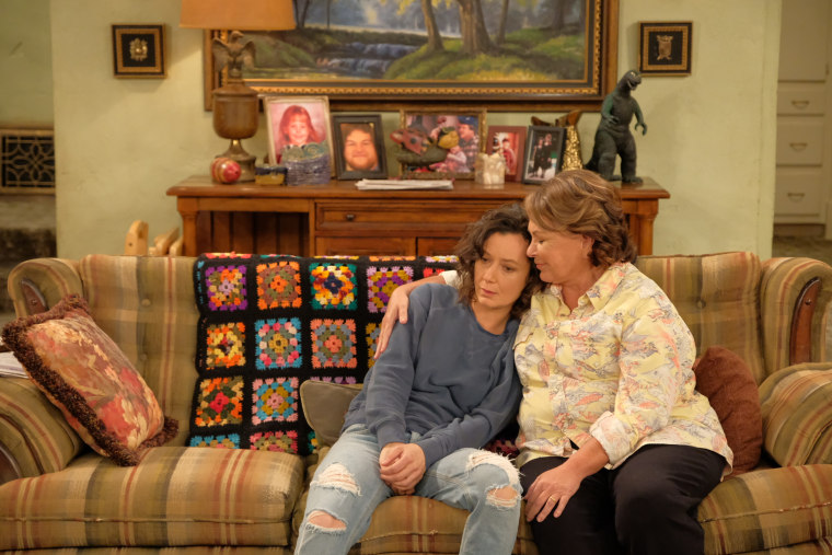 SARA GILBERT, ROSEANNE BARR