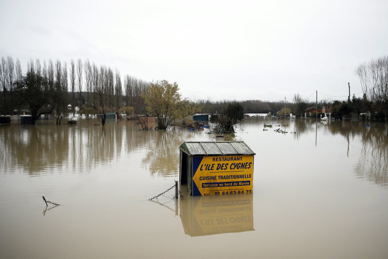 Image: Major flood in the Ile-de-France region