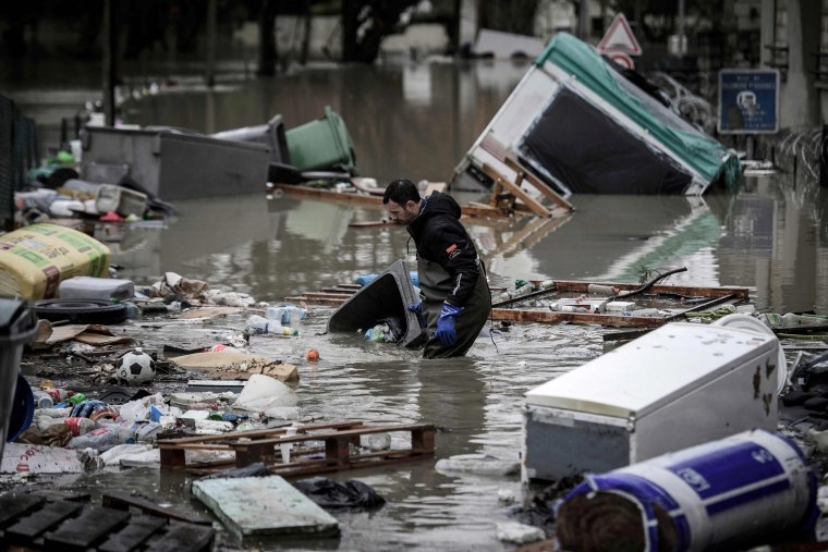 Image: TOPSHOT-FRANCE-WEATHER-FLOOD