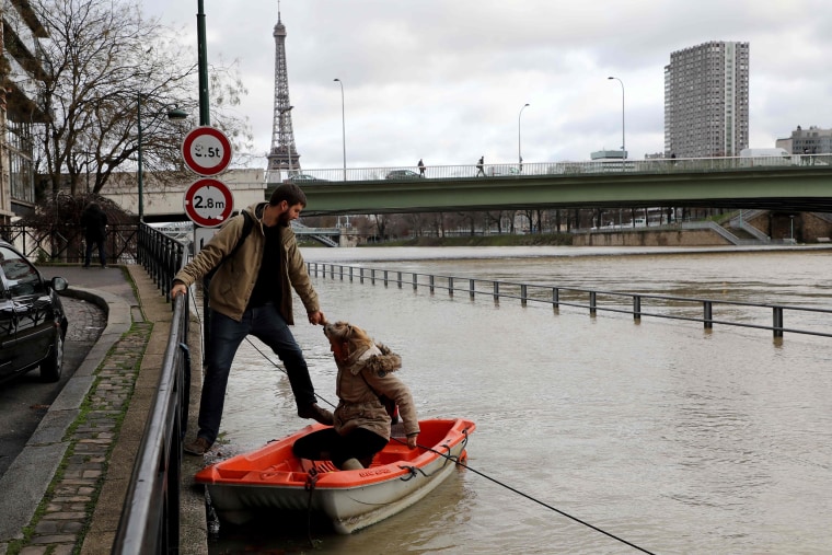 Image: FRANCE-WEATHER-FLOODS