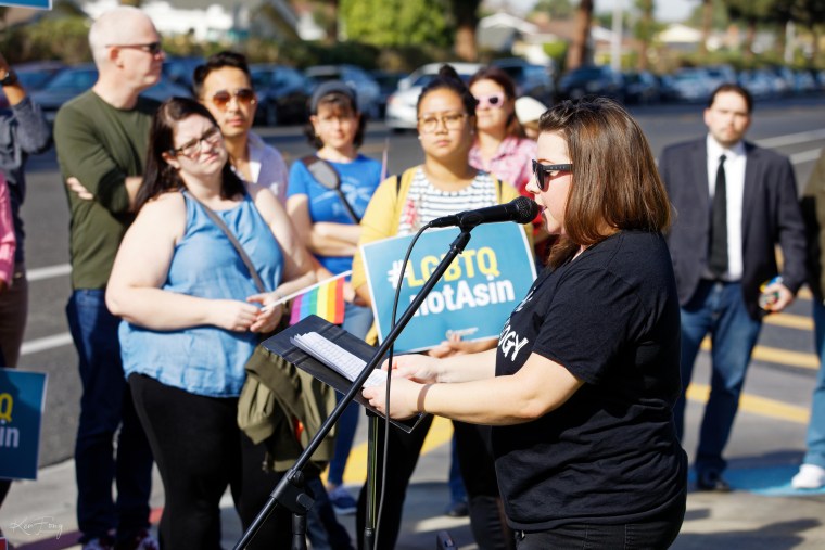 Erin Green speaks at a demonstration organized by Biolans' Equal Ground.