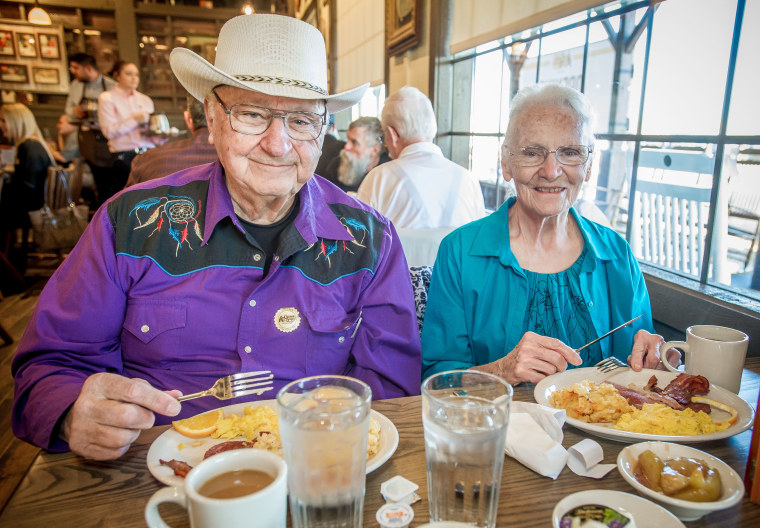 Cracker Barrel Old Country Store Opening