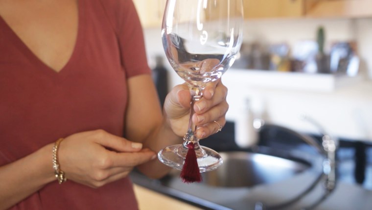 Can you think of an easier or more fashionable way to tag your wine glass?
