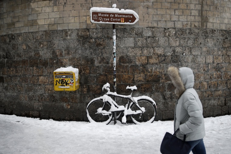The snowy episode brought up to 6 inches in the Paris region.