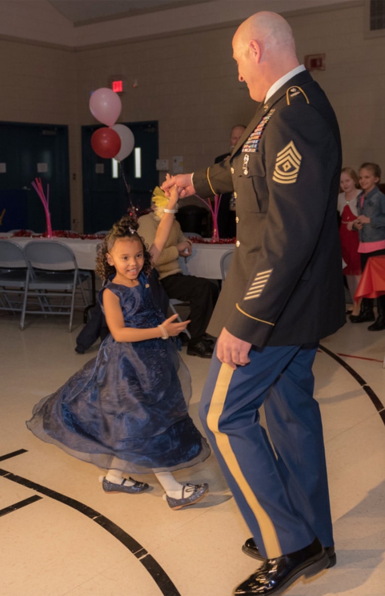 Soldier Escorts Daughter of Fallen Serviceman to Daddy-Daughter Dance