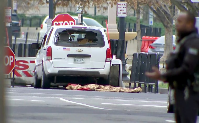 Image: White House on lockdown after vehicle hits security barrier on Feb. 23, 2018.