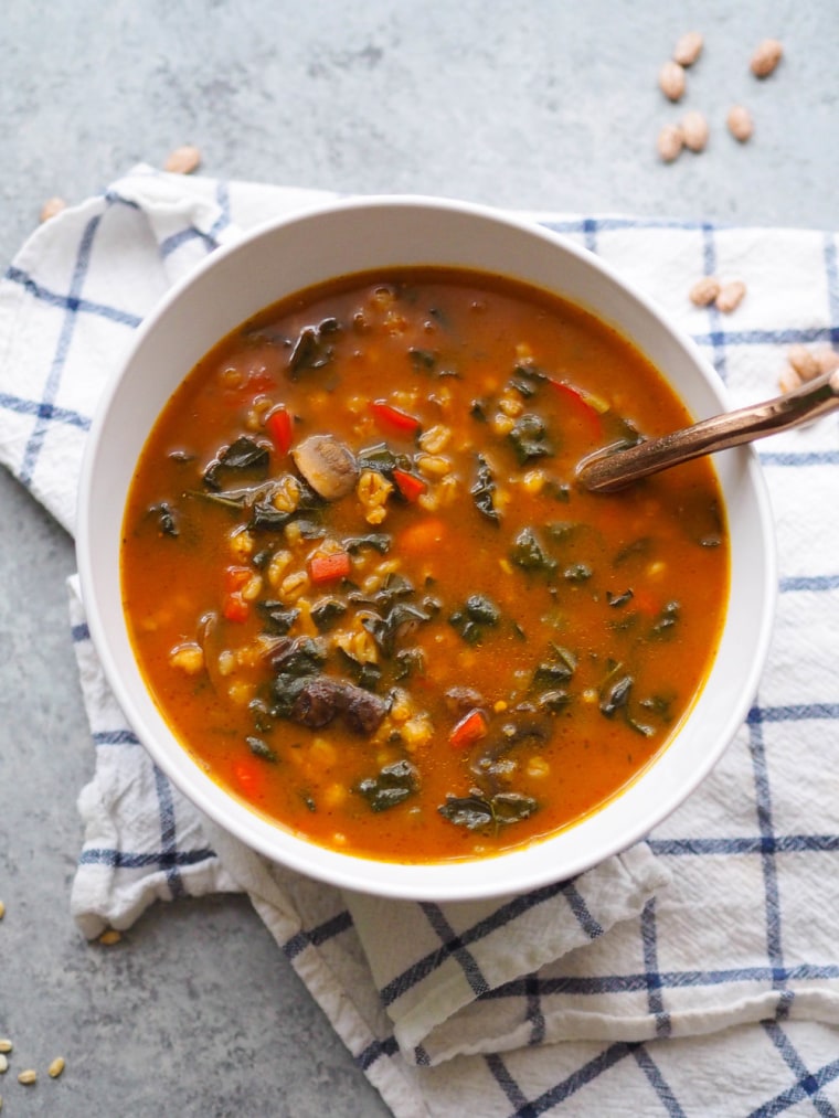 Instant Pot Vegan Mushroom Barley Soup