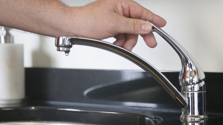 frozen bathroom sink pipes