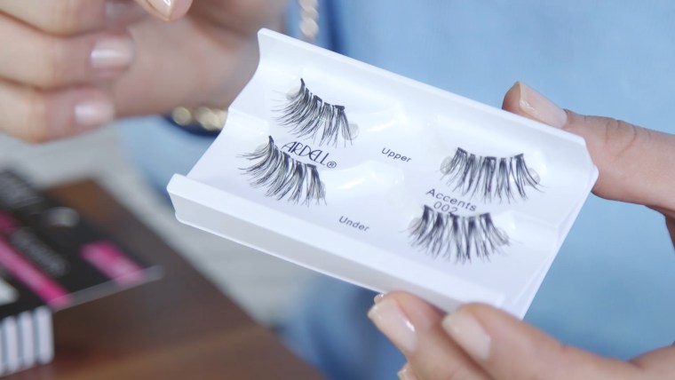 Good luck not confusing upper lashes from the lower!