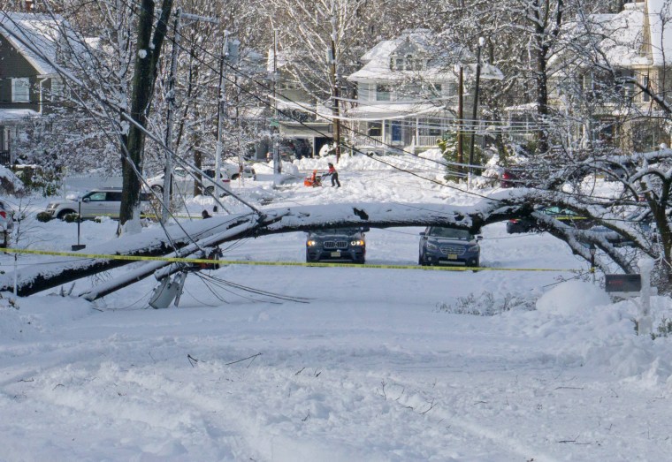 Some still waiting to get out of dark from winter storms, Kentucky