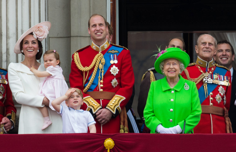 Catherine, Duchess of Cambridge, Princess Charlotte of Cambridge, Prince George, Prince William, Duke of Cambridge, Queen Elizabeth ll and Prince Philip, Duke of Edinburgh appear on the balcony of Buckingham Palace following the Trooping the Colour ceremony to mark the Queen's official 90th Birthday on June 11, 2016 in London.