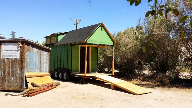 Home - Seniors living in tiny houses