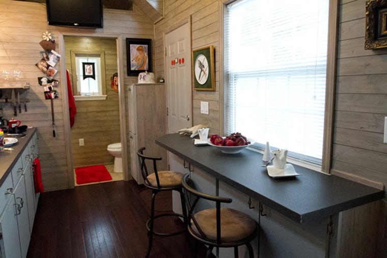 Home - Seniors living in tiny houses