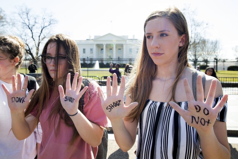 Image: Students demonstrate for gun control outside the White House