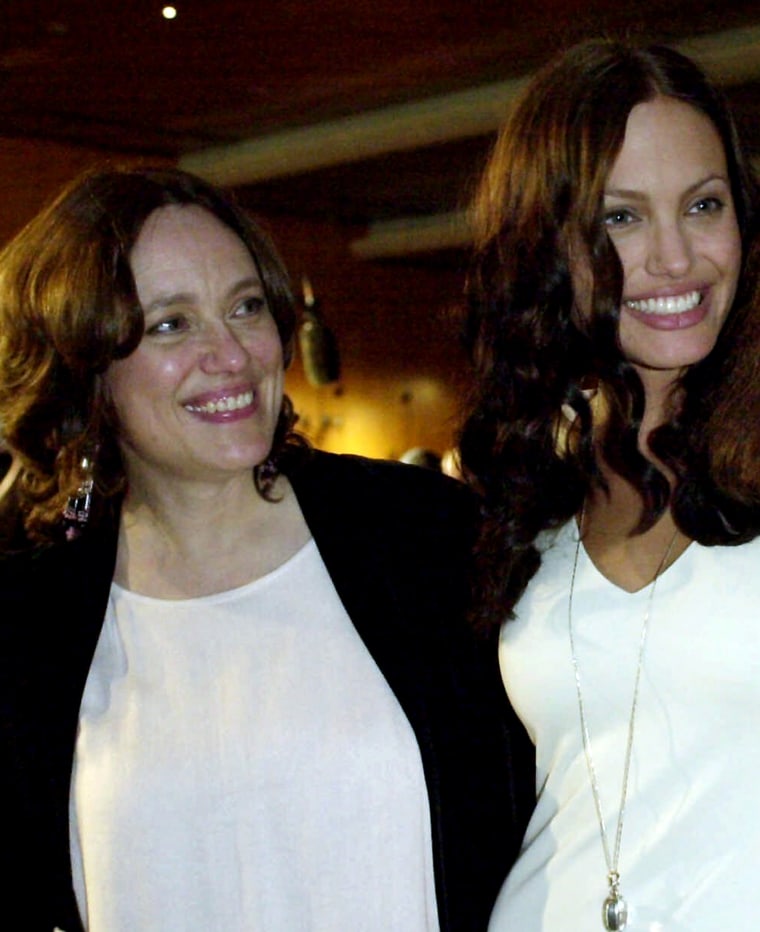 Angelina Jolie, Marcheline Bertrand