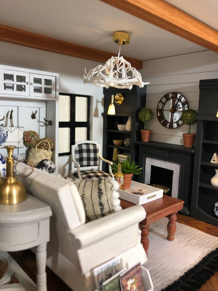 Woman creates amazing Fixer Upper inspired dollhouse