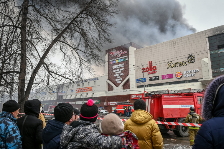 Image: Kemerovo shopping mall fire