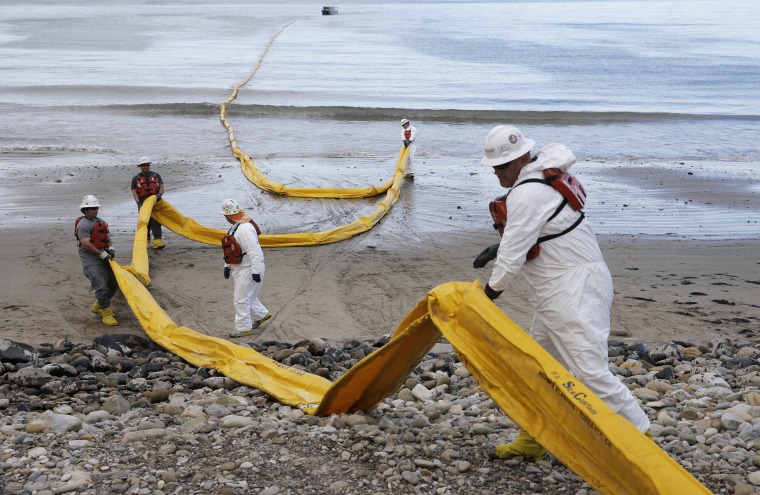 Image: Oil Containment