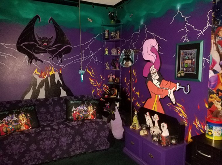 Disney themed entertainment room #disney #disneyroom